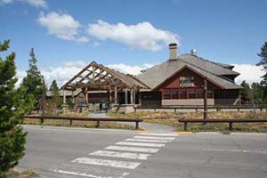 hotel snow lodge Yellowstone